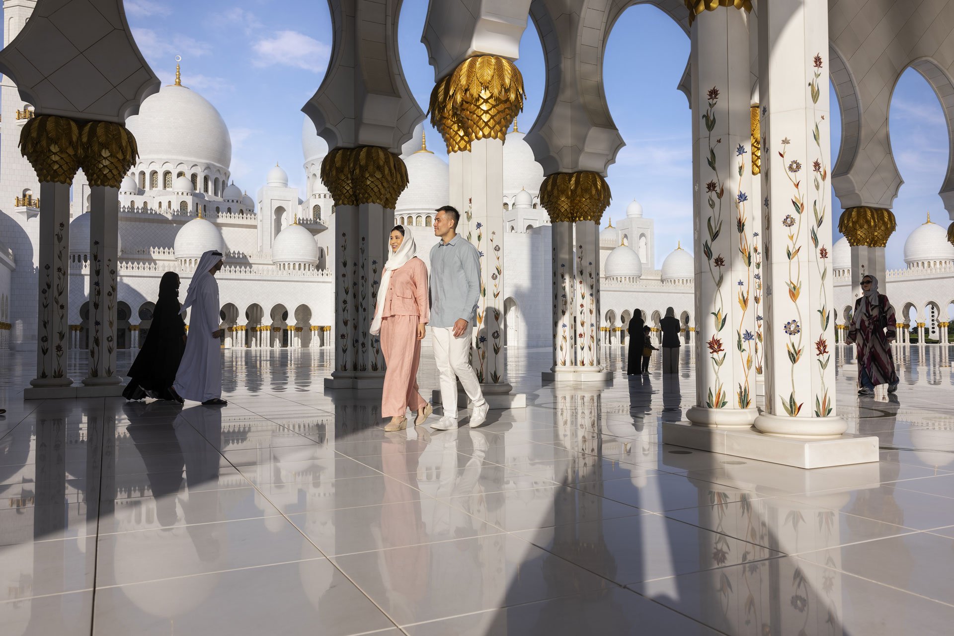 sheikh zayed grand mosque light and peace museum