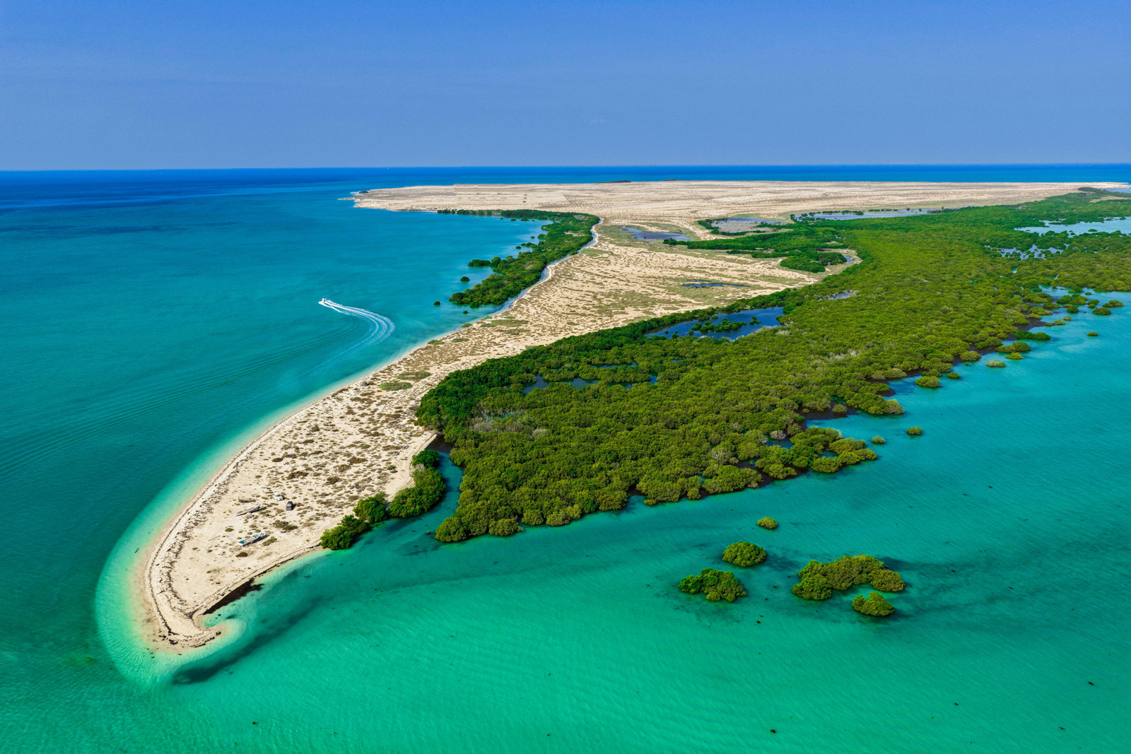 Al Bazm al Gharbi Island