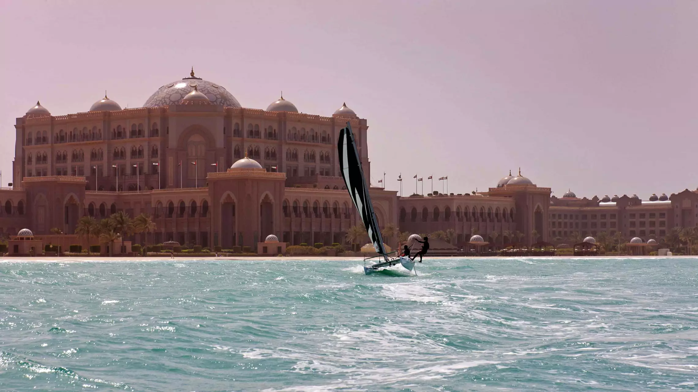 corniche-emirates-palace-marina
