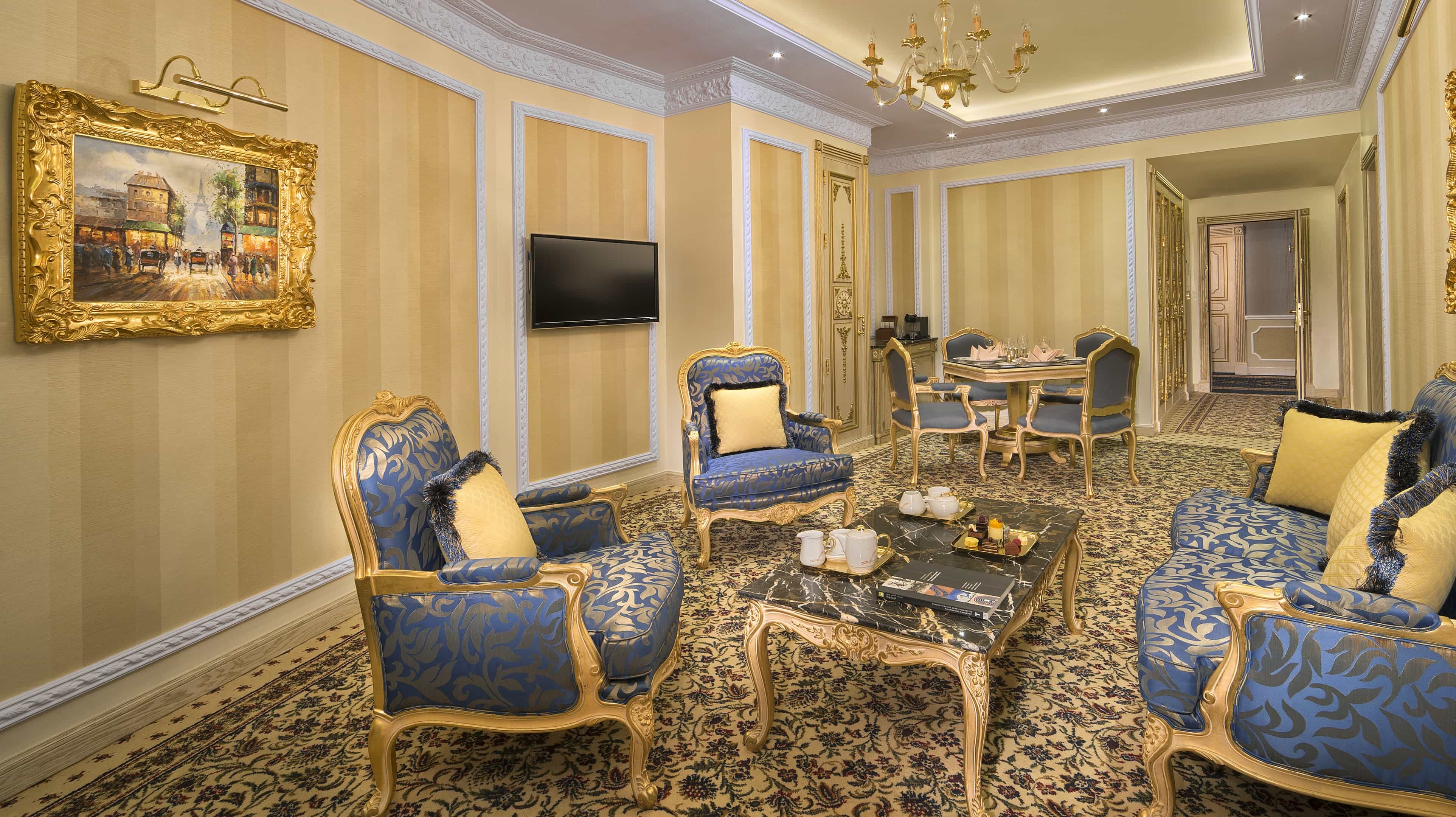 Royal Rose Hotel