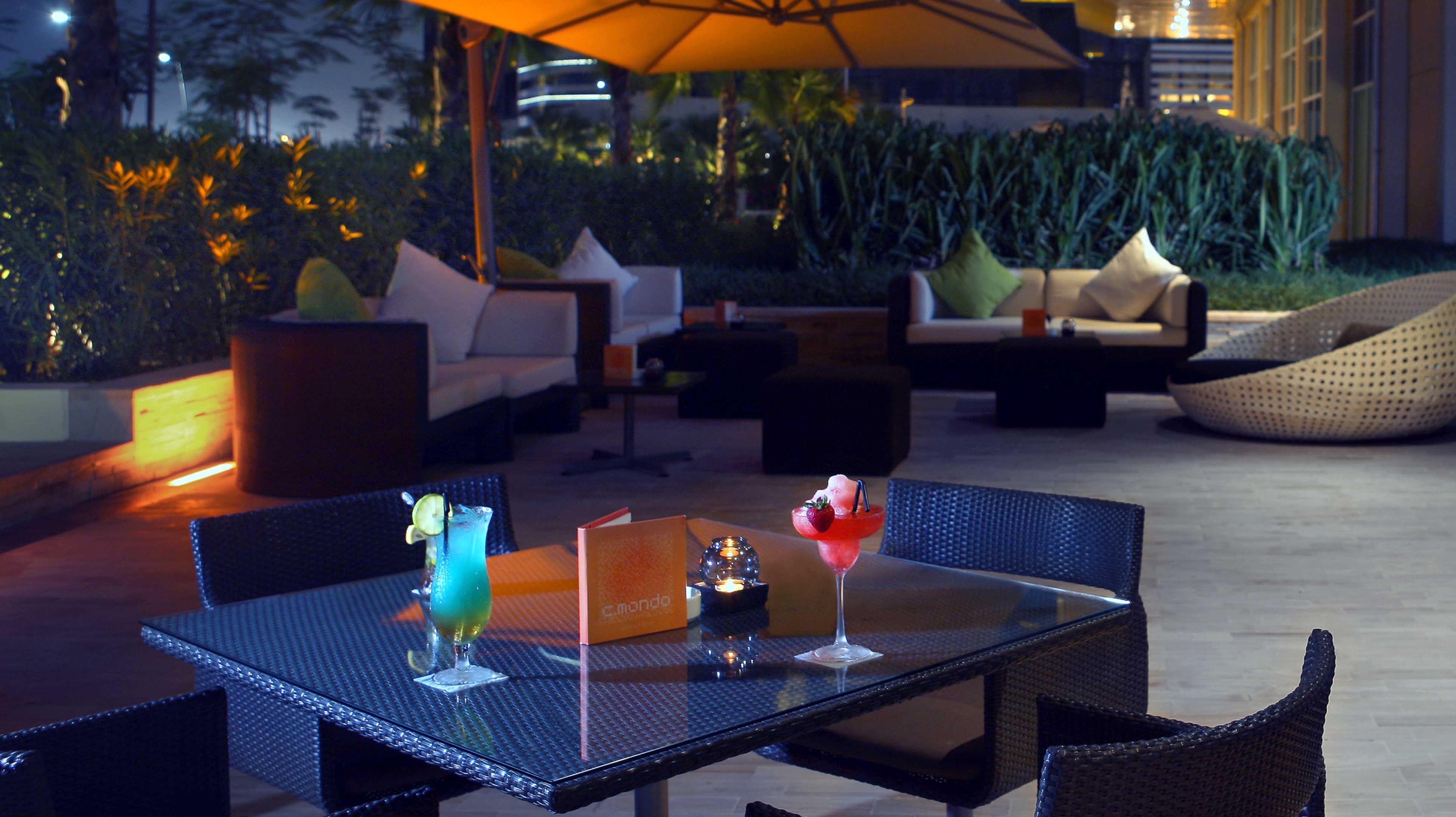 c mondo centro yas island