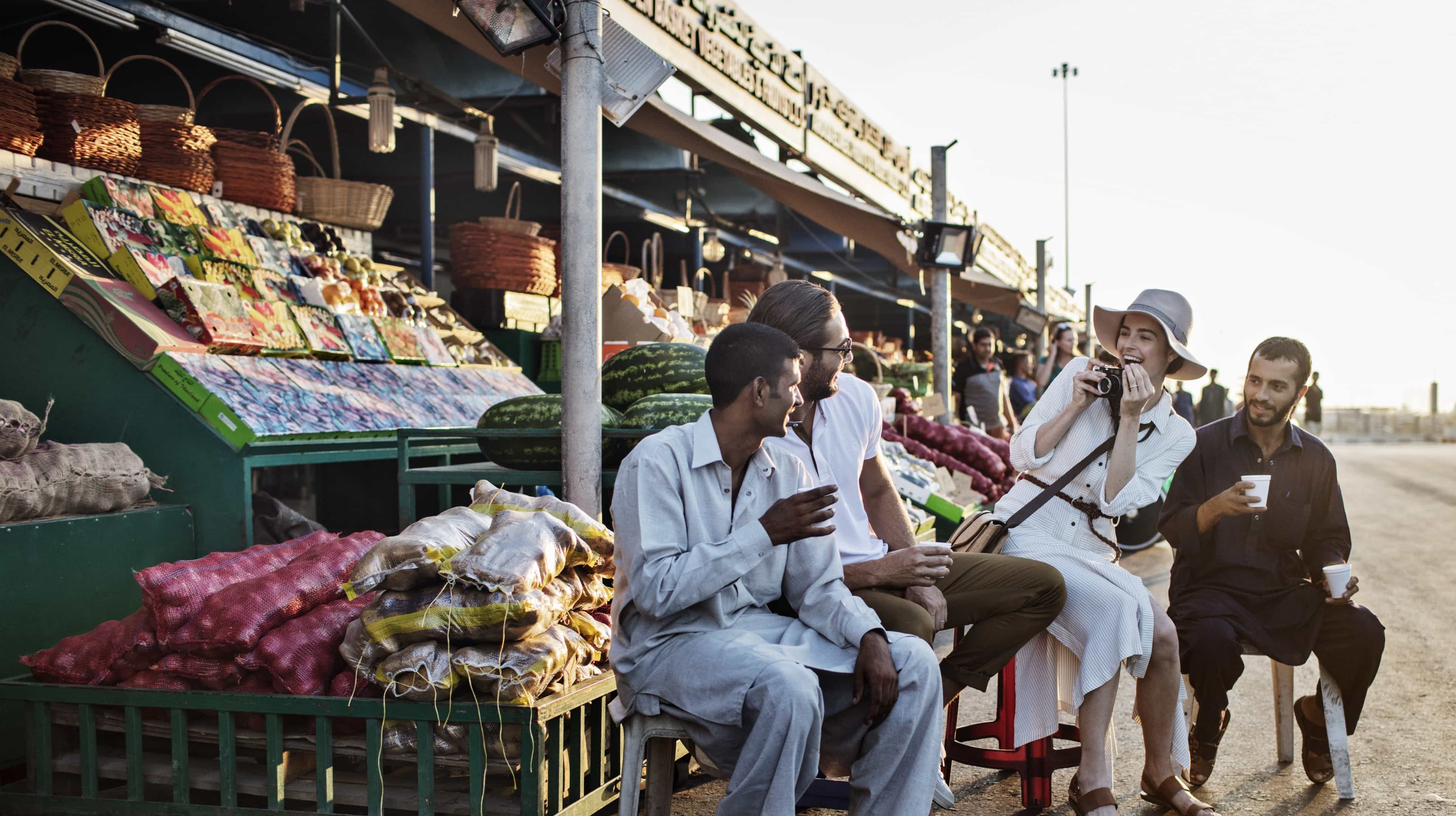 Traditionelle Marktstände auf den Mina Märkten von Abu Dhabi