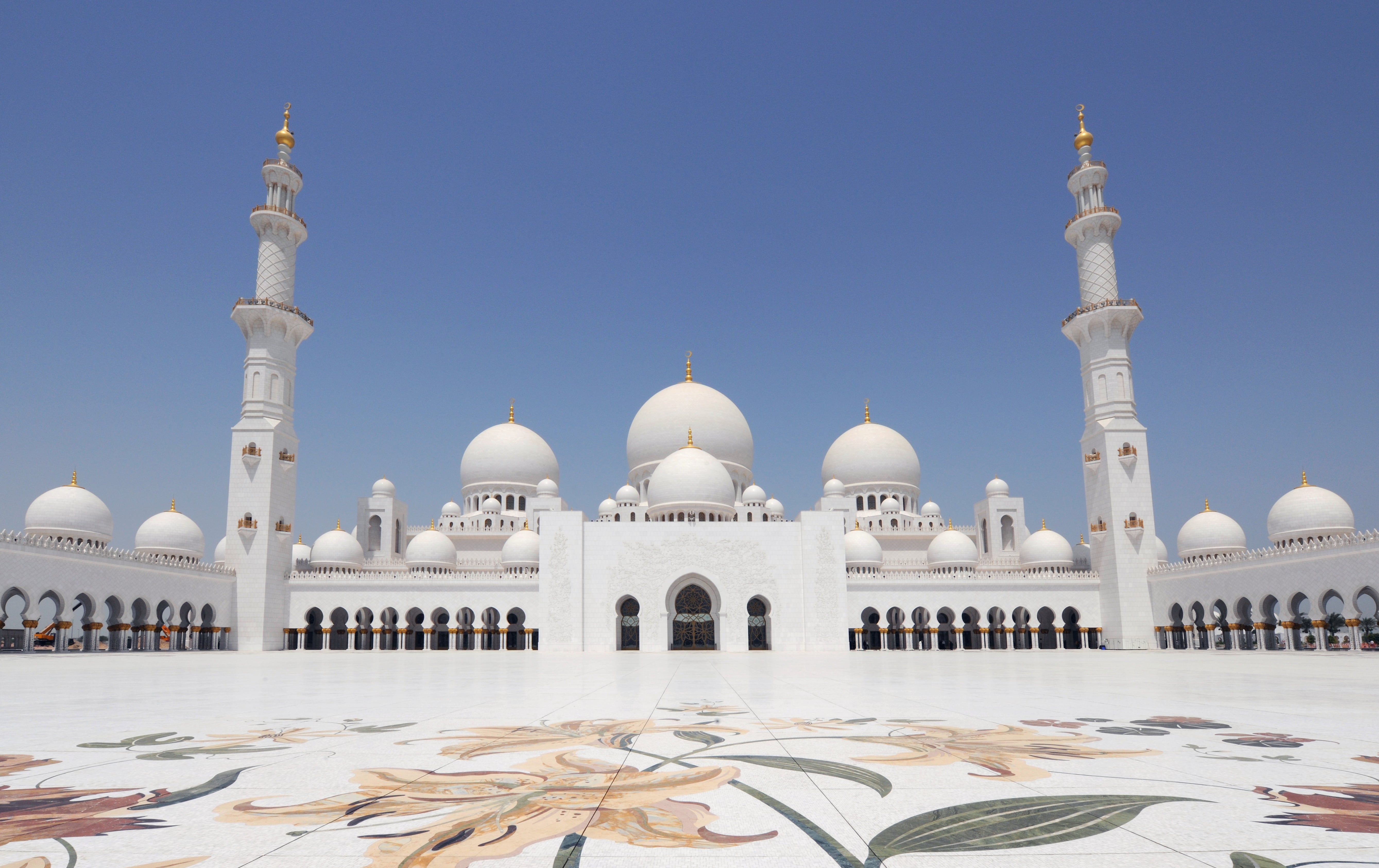 15. Sheikh Zayed Grand Mosque 