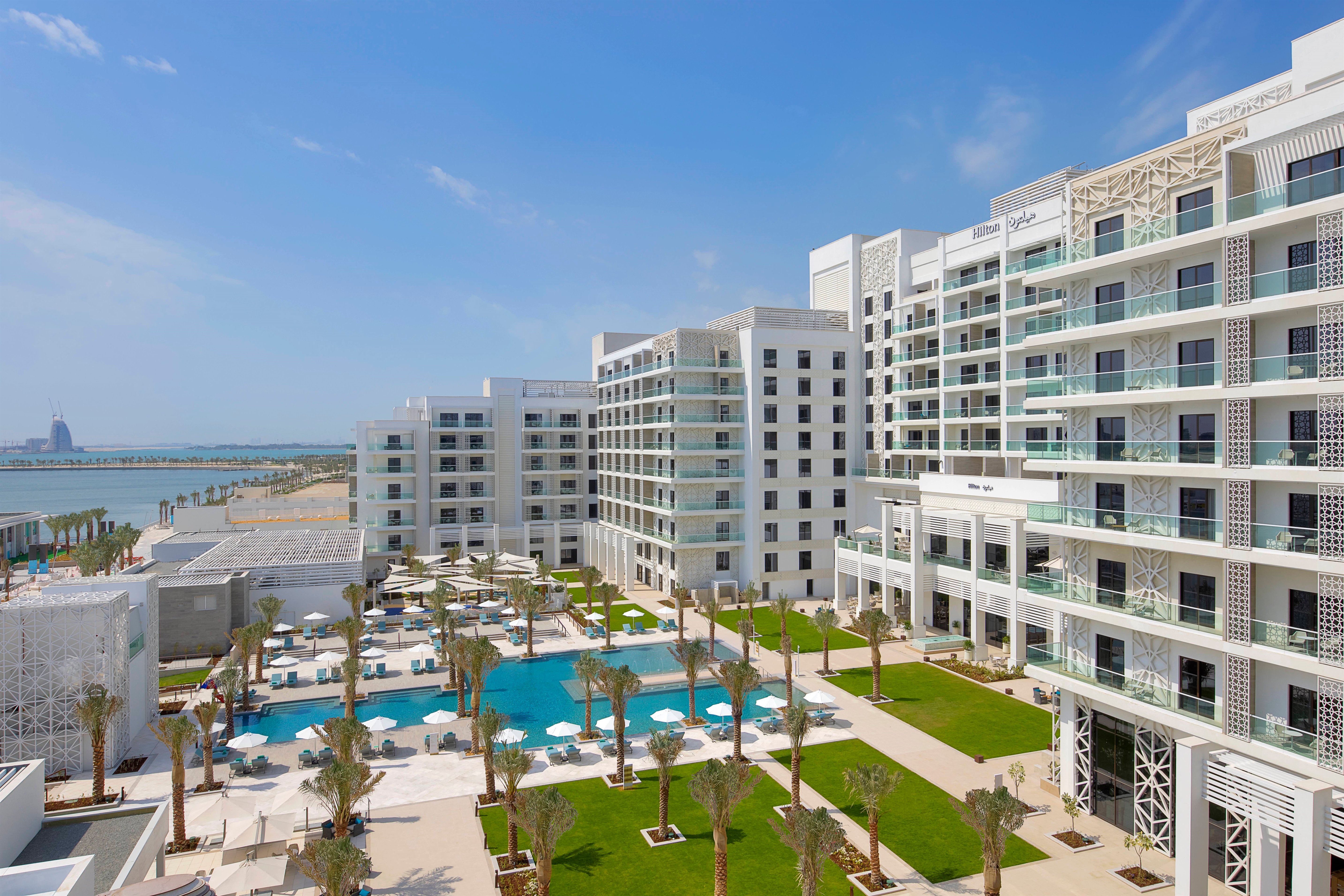 Rozpocznij i zakończ swój dzień, korzystając z bogatej oferty rozrywkowej w Hilton Abu Dhabi Yas Island
