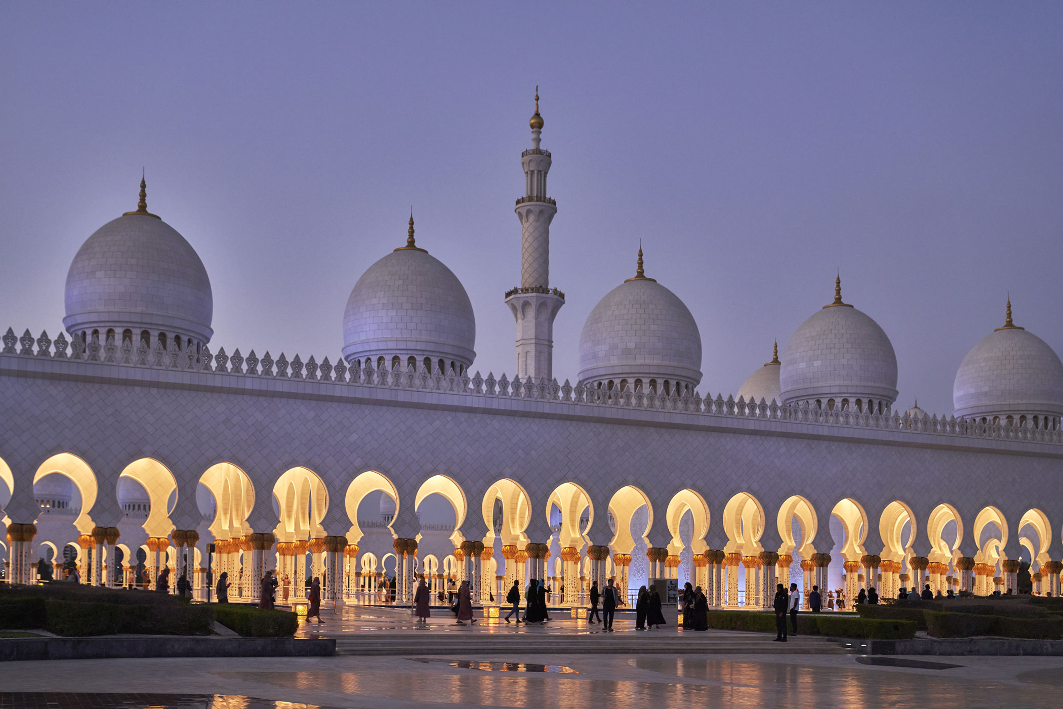 Guided tours at Sheikh Zayed Grand Mosque