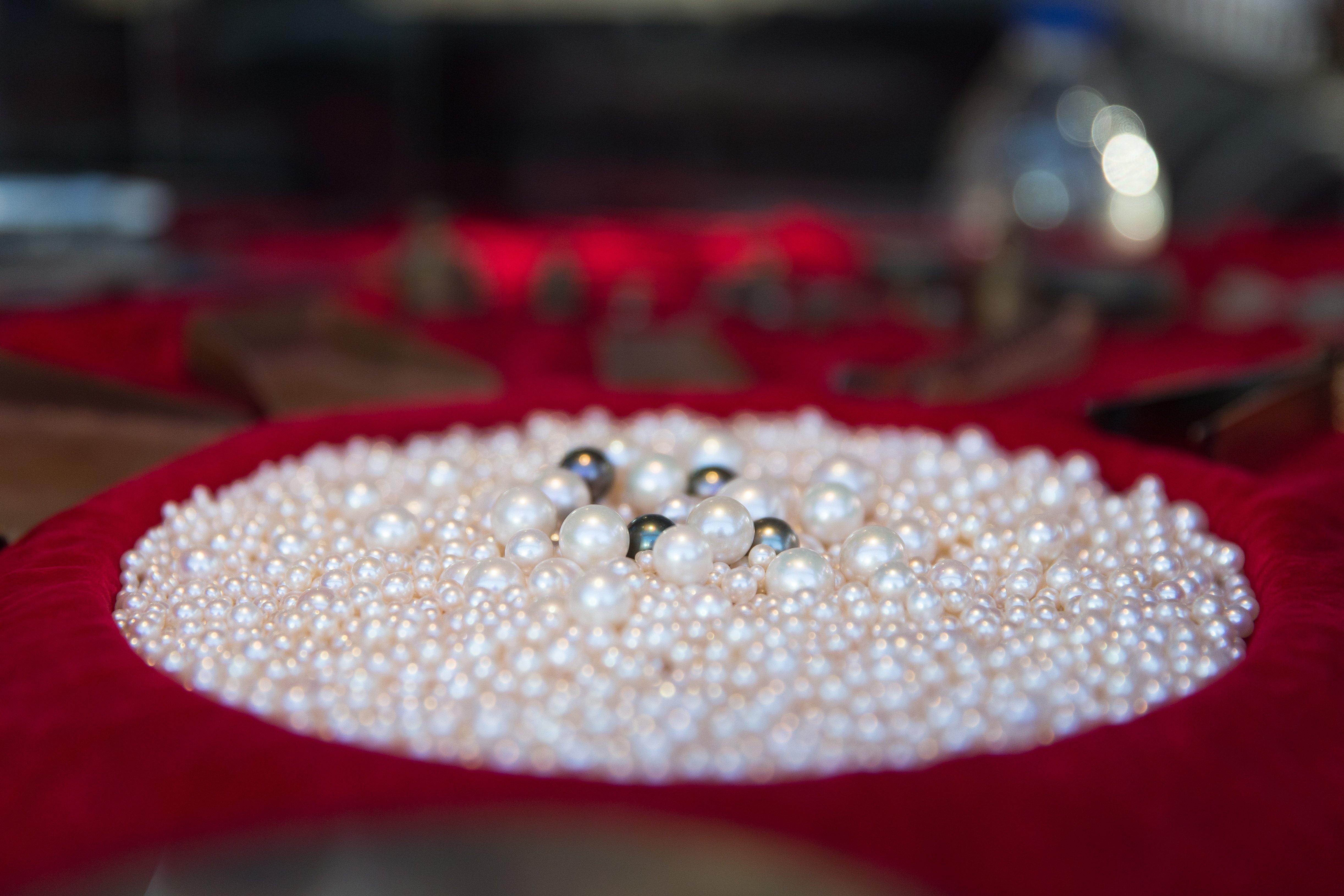 Pearls or gold jewellery