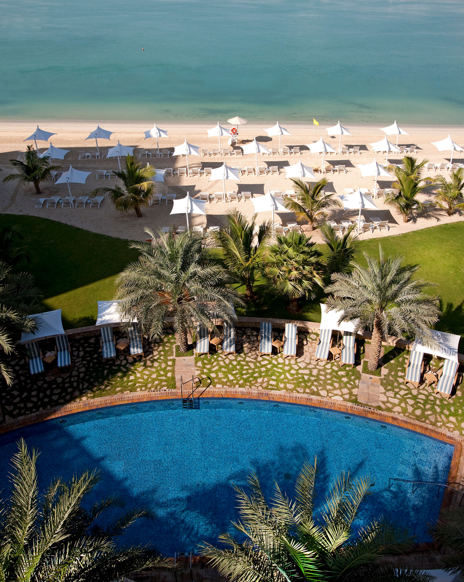 샹그릴라 호텔, 카르야트 알 베리(Shangri-La Hotel, Qaryat Al Beri), 아부다비