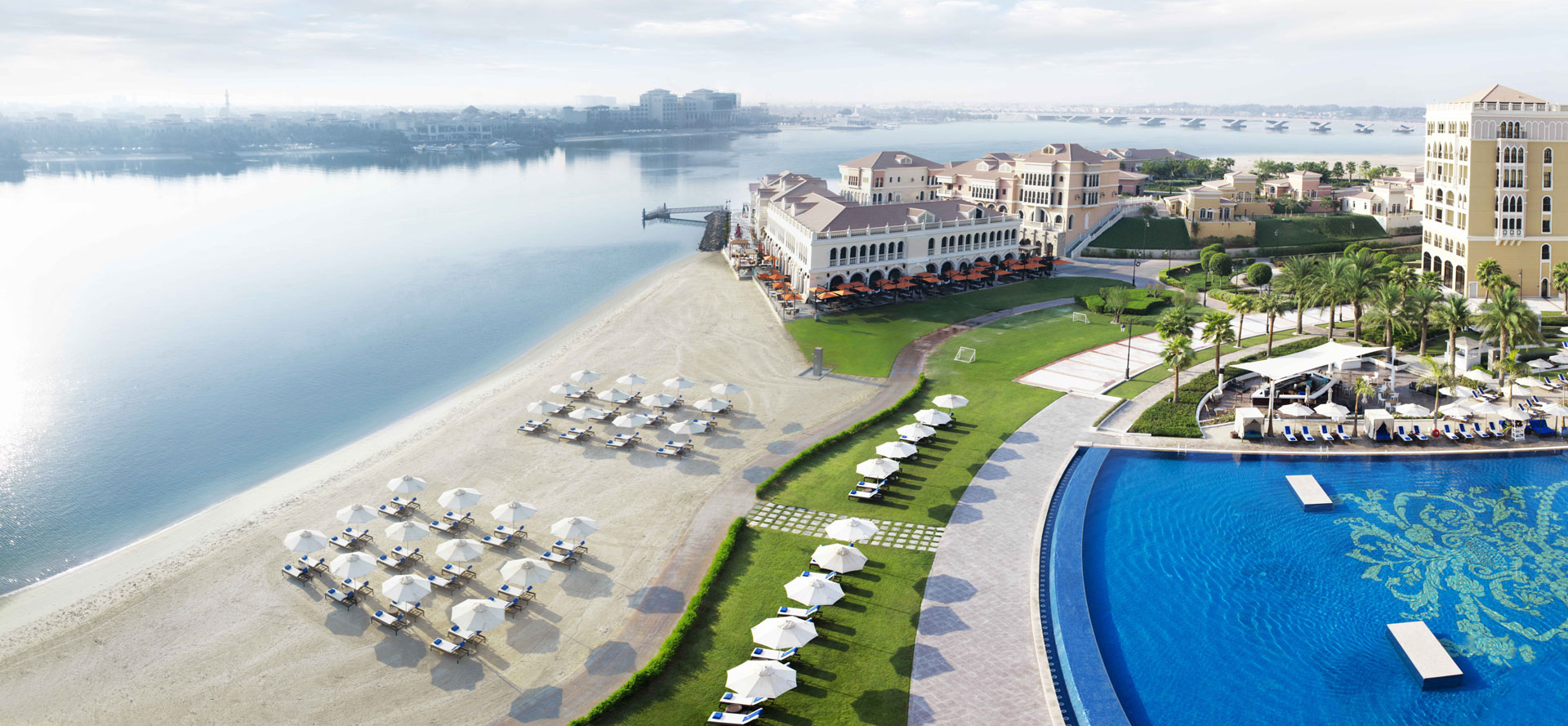 The Ritz-Carlton Abu Dhabi, Grand Canal