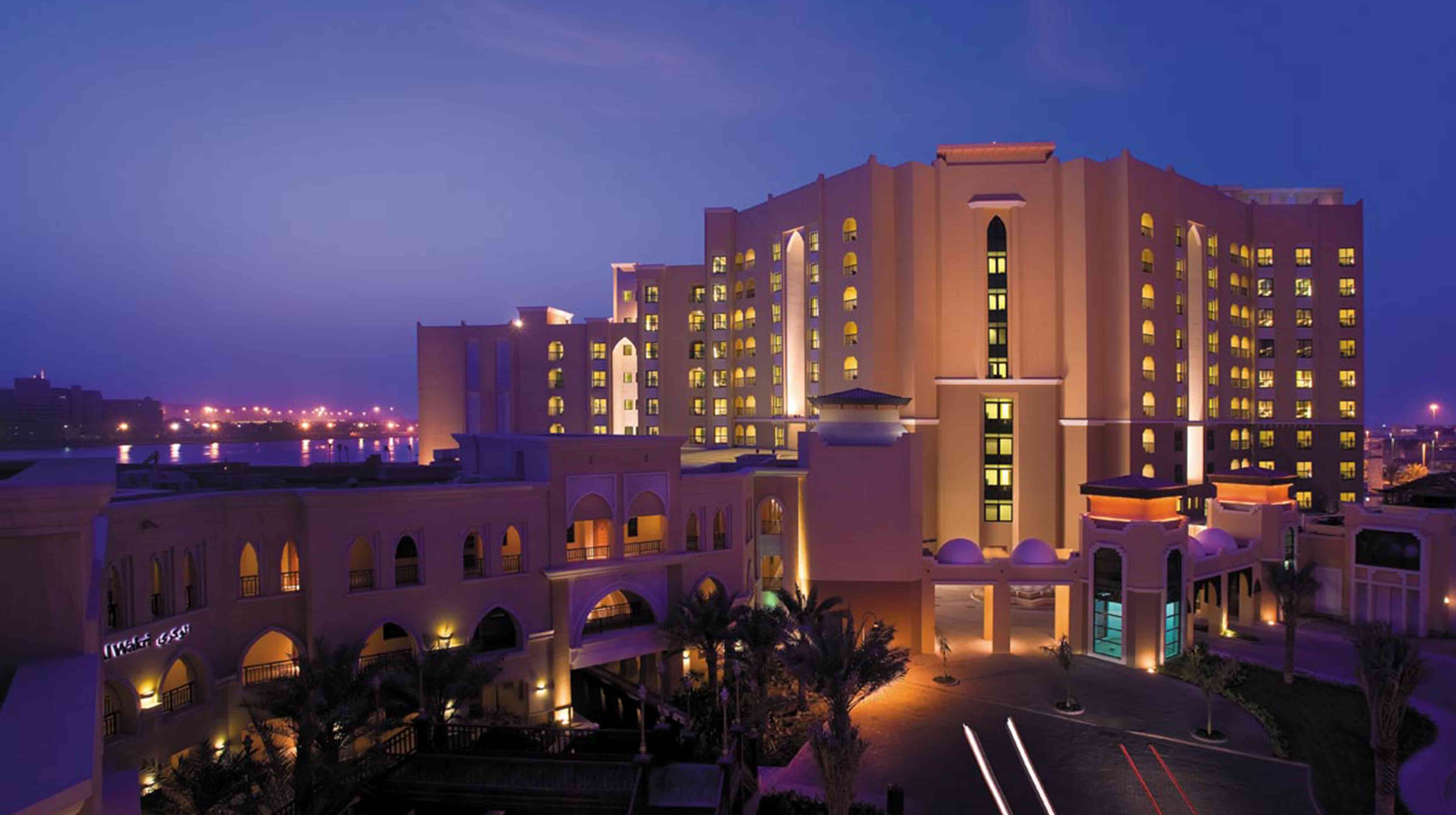 Отель Traders Hotel, Qaryat Al Beri, Абу-Даби