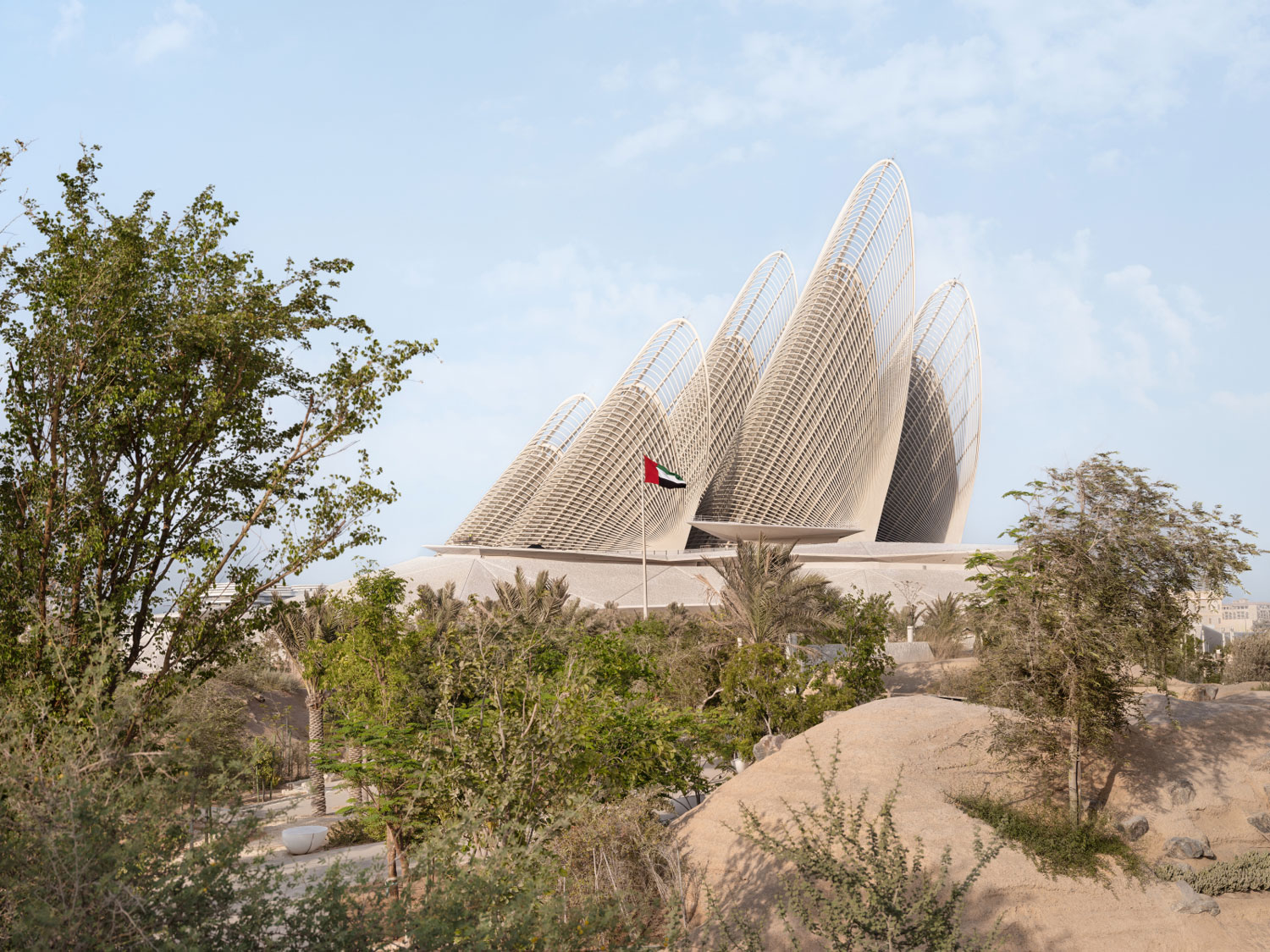 imageAltText