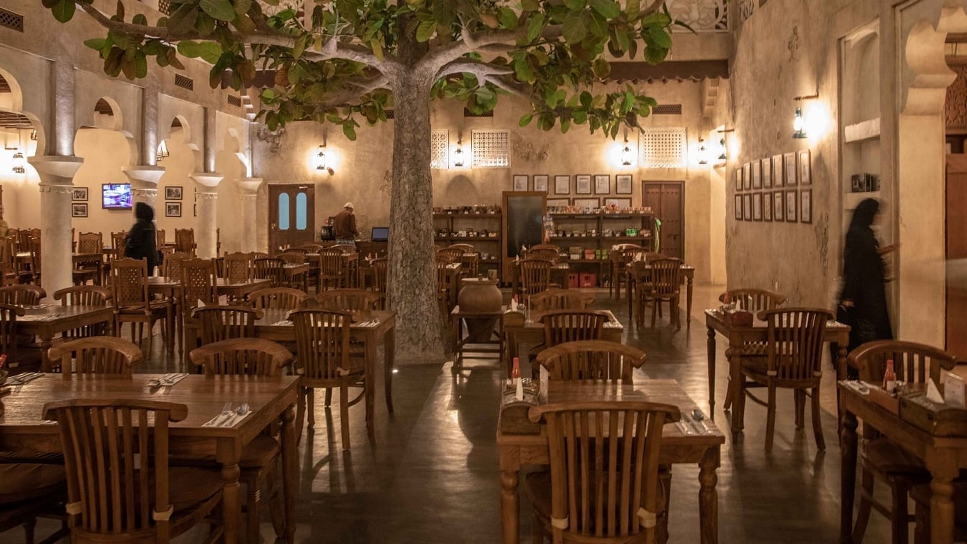 Al Fanar Restaurant and Cafe | Experience Abu Dhabi