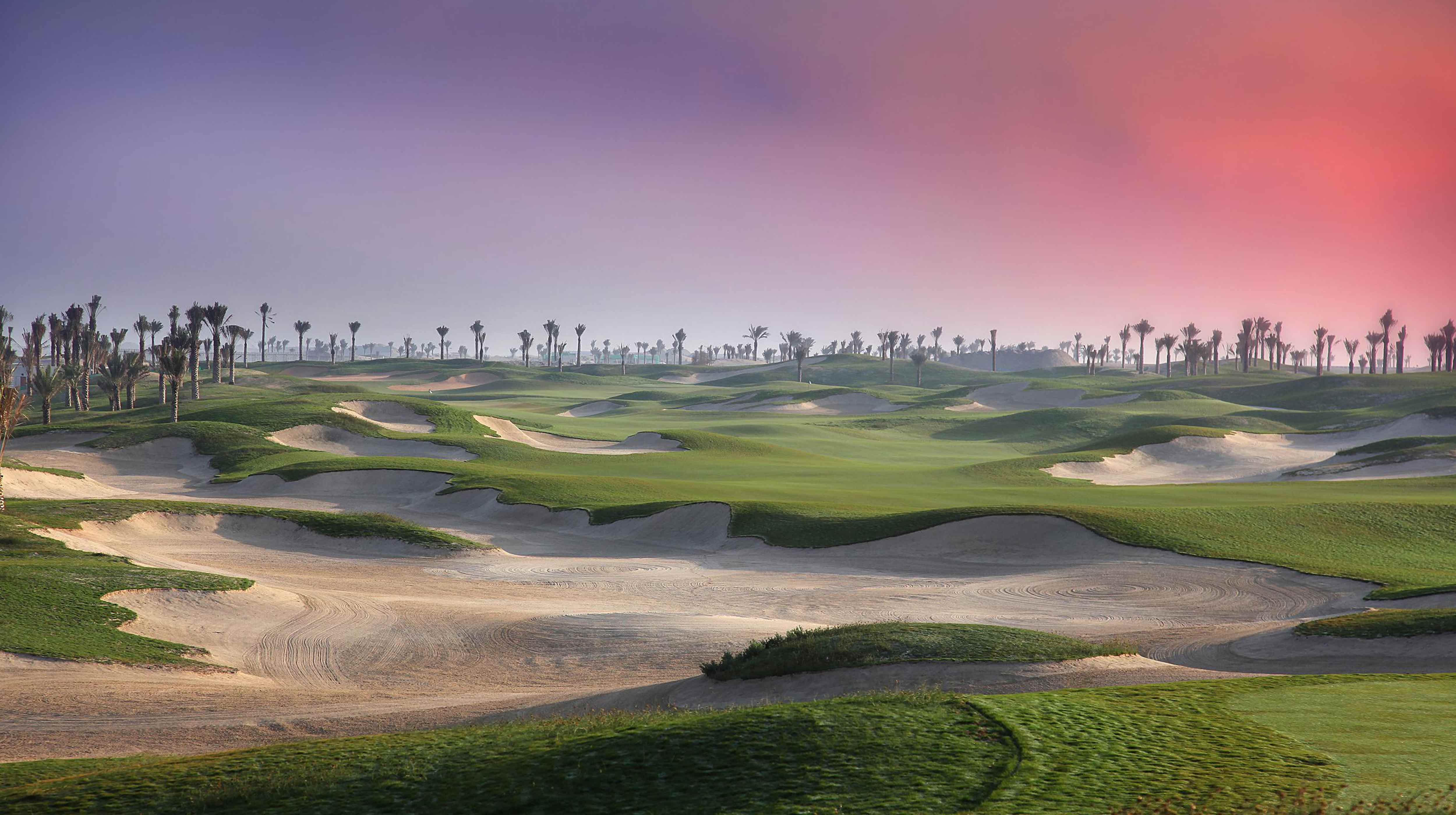Blick auf den Saadiyat Beach Golf Club in Abu Dhabi